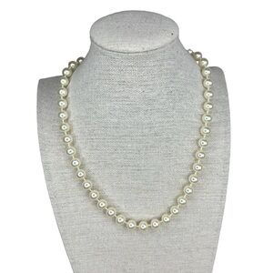 Vintage Classic Faux Pearl Beaded Necklace Retro Pinup Spring Ring Closure